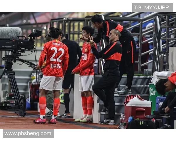 东方队与广州恒大激战正酣谁能在这场较量中笑到最后